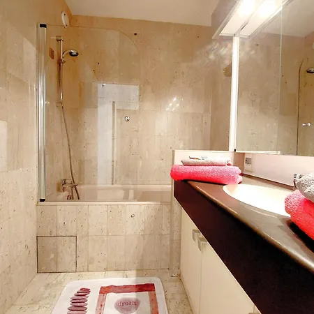 Apartament Rue D'antibes - 2 Minutes Walk From Beach, Palais Des Festivals, Boulevard De La Croisette - Free Parking - Gray D'albion *