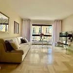 Gray D'albion - Rue D'antibes - 2 Minutes Walk From Beach, Palais Des Festivals, Boulevard De La Croisette - Free Parking
