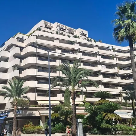 Gray D'albion - Rue D'antibes - 2 Minutes Walk From Beach, Palais Des Festivals, Boulevard De La Croisette - Free Parking