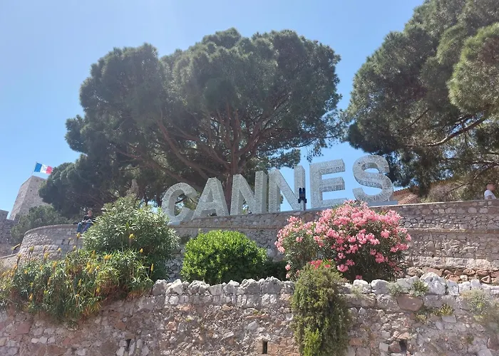 Gray D'albion - Rue D'antibes - 2 Minutes Walk From Beach, Palais Des Festivals, Boulevard De La Croisette - Free Parking * Cannes