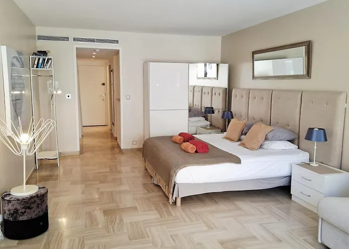 Gray D'albion - Rue D'antibes - 2 Minutes Walk From Beach, Palais Des Festivals, Boulevard De La Croisette - Free Parking Apartman Cannes