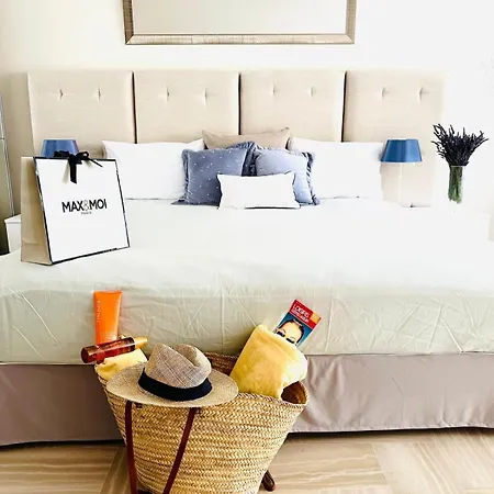 Rue D'antibes - 2 Minutes Walk From Beach, Palais Des Festivals, Boulevard De La Croisette - Free Parking - Gray D'albion Apartment *