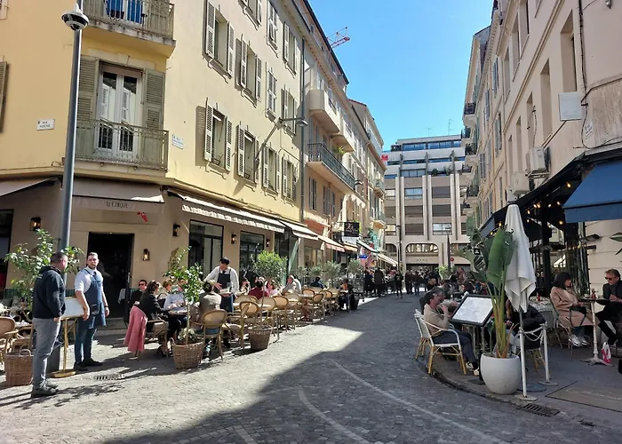 Gray D'albion - Rue D'antibes - 2 Minutes Walk From Beach, Palais Des Festivals, Boulevard De La Croisette - Free Parking Apartment Cannes