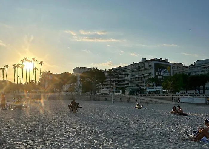 Apartment Gray D'albion - Rue D'antibes - 2 Minutes Walk From Beach, Palais Des Festivals, Boulevard De La Croisette - Free Parking *